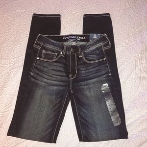 NWT!! American Eagle Dark Wash Skinny Jeans